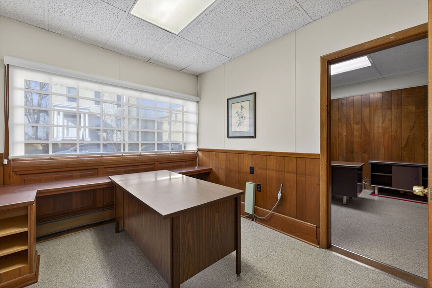 More Photos Of 314 N Braddock St, Winchester Office For Sale