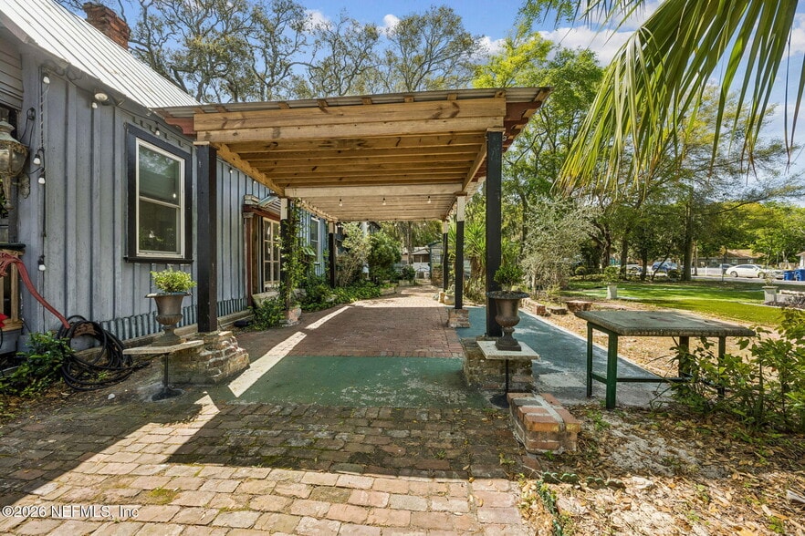 More Photos Of 1008 Beech St, Fernandina Beach Freestanding For Sale
