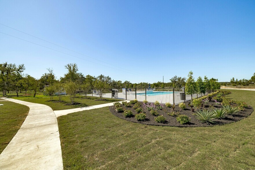 More Photos Of 1030 County Road 279, Liberty Hill Hotel For Sale