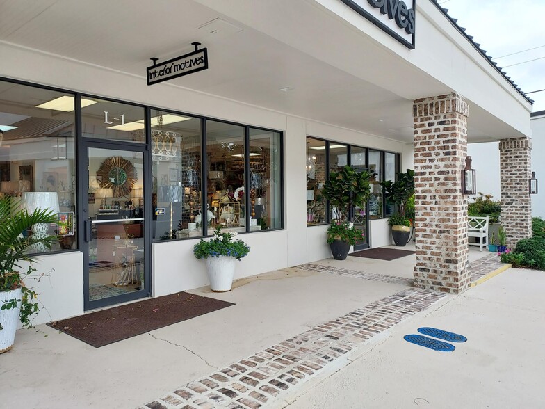 More Photos Of 976 Houston Northcutt Blvd, Mount Pleasant Unknown For Lease