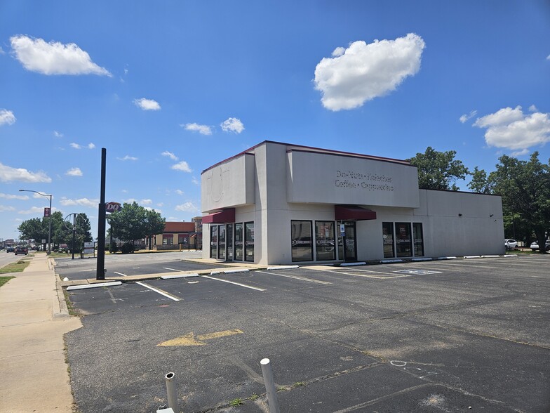 More Photos Of 1805 W Main St, Norman Storefront For Lease