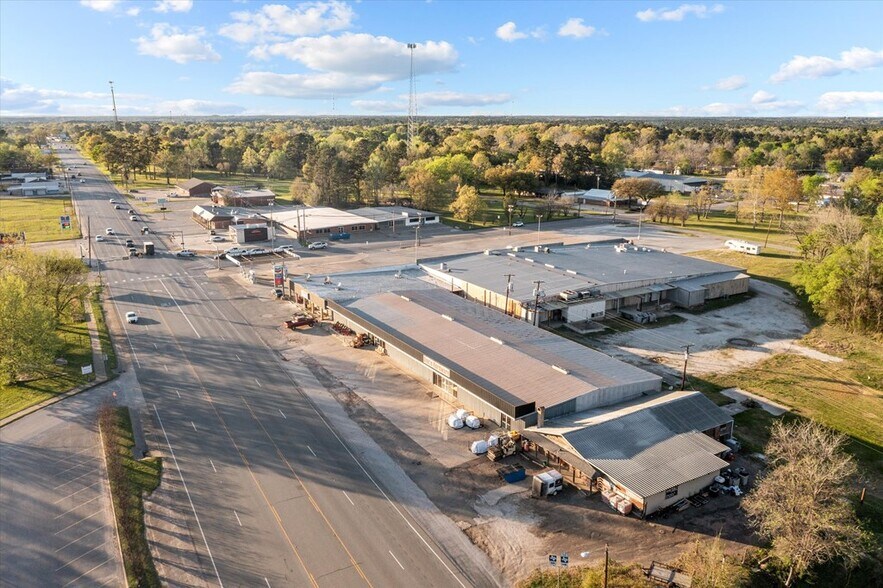 More Photos Of 101 S US Highway 69, Huntington Department Store For Sale