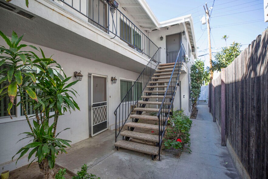 More Photos Of 1157 Justin Ave, Glendale Apartments For Sale