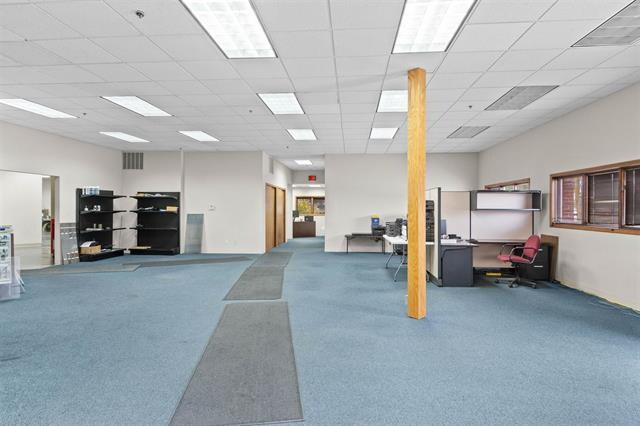 More Photos Of 4848 Industrial Park Dr, Stevens Point Warehouse For Sale
