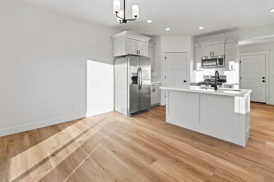 More Photos Of 39 N 200 E, Richfield Multifamily For Sale