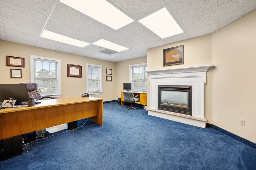 More Photos Of 176 East Main St, Westborough Medical For Sale