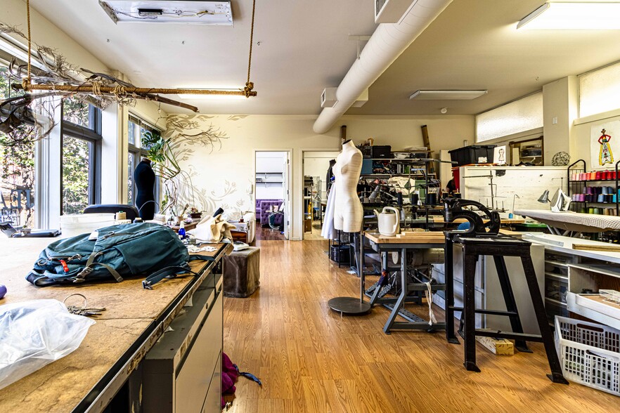 More Photos Of 319-327 14th St, Oakland Storefront For Sale