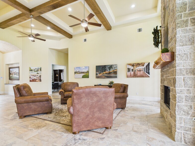 More Photos Of 16751 TX-75 Hwy, Willis Office For Sale