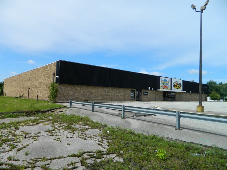 More Photos Of 3810 Lake Ave, Fort Wayne Bowling Alley For Lease