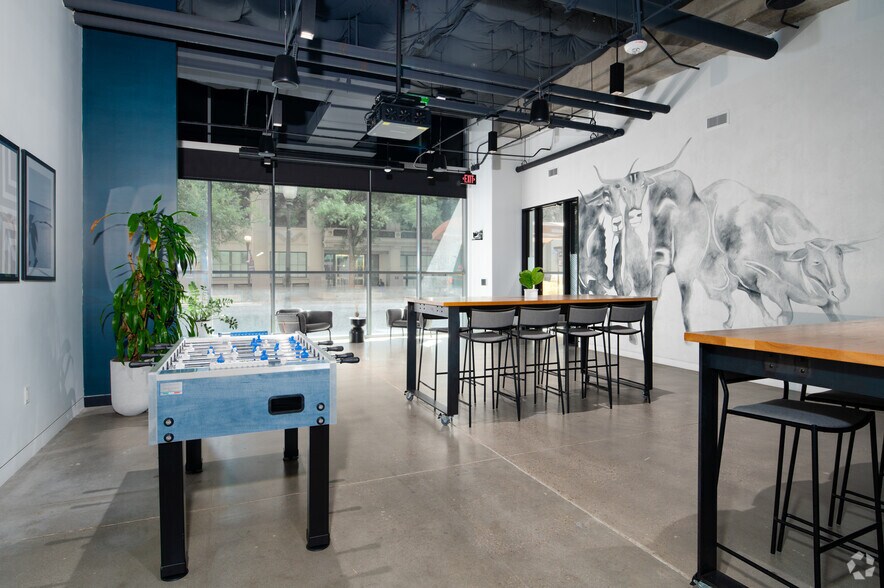 More Photos Of 702 Houston St, Fort Worth Coworking Space