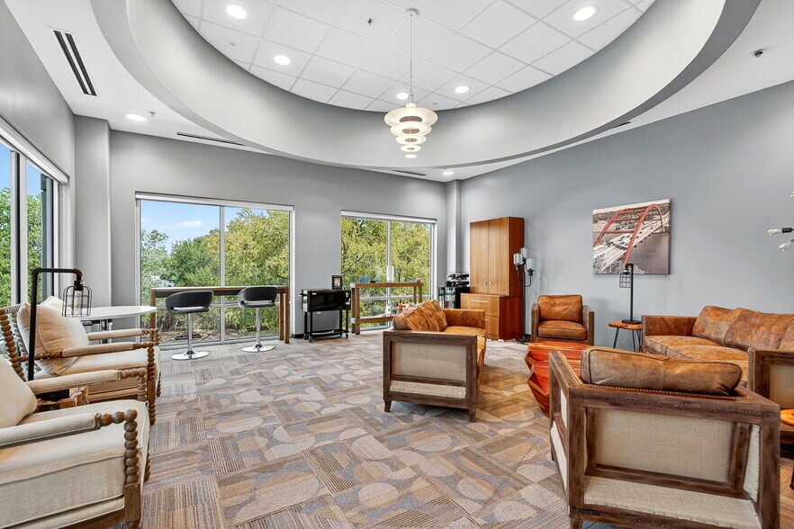More Photos Of 3600 W Parmer Ln, Austin Office For Sale