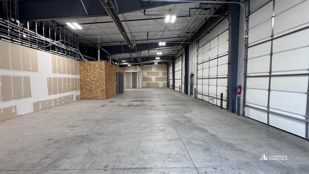 More Photos Of 5000 Goodman St, Timnath Showroom For Sale