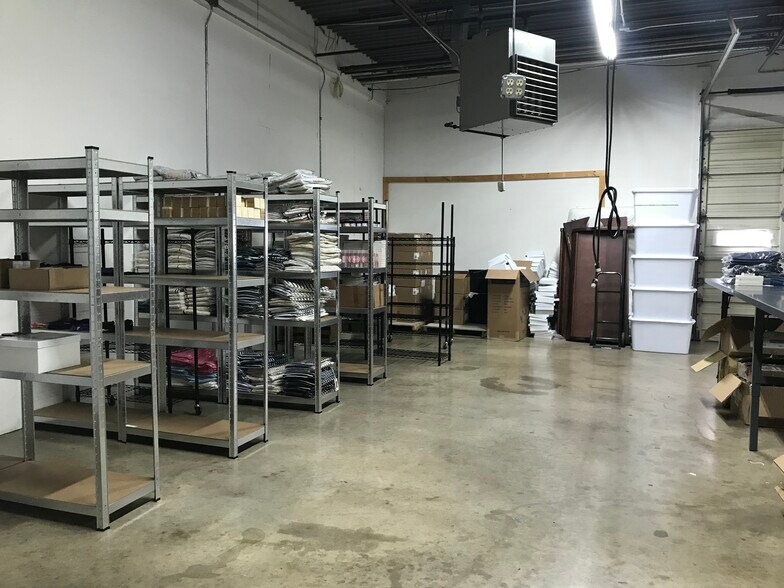 More Photos Of 1604-1620 Surveyor Blvd, Carrollton Unknown For Lease