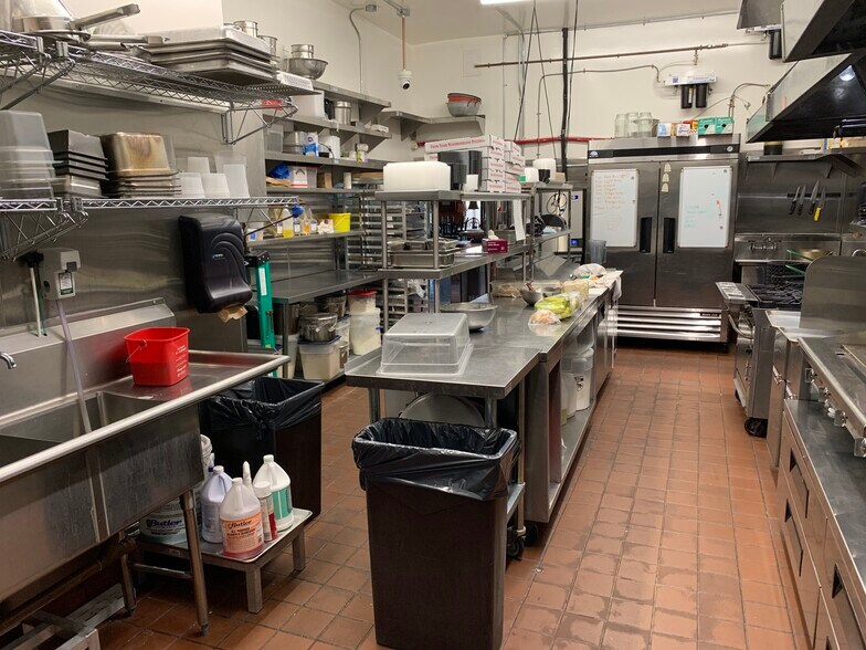 More Photos Of 1076-1080 S Fairfax Ave, Los Angeles Restaurant For Sale