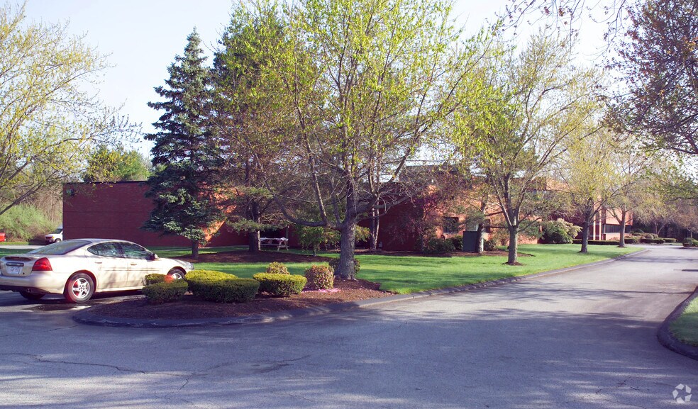 More Photos Of 100 Myles Standish Blvd, Taunton Flex For Sale