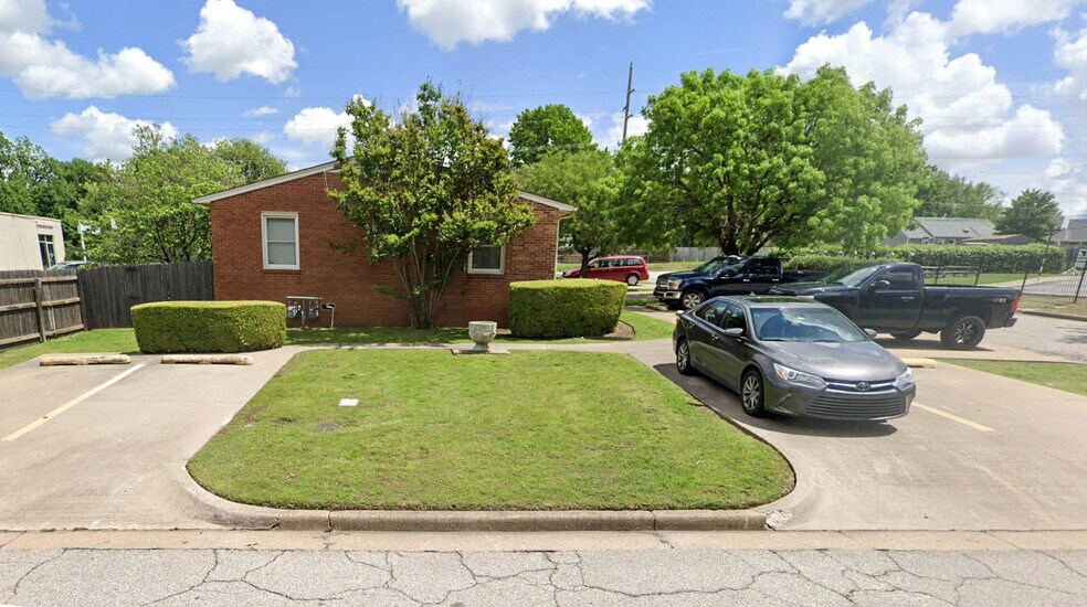 More Photos Of 3205 E 22nd St, Tulsa Medical For Lease