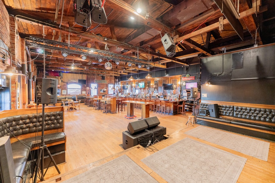 More Photos Of 83 Arch St, Hartford Restaurant For Sale