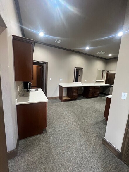 More Photos Of 13310 Eastern ave, Edmond Medical For Sale