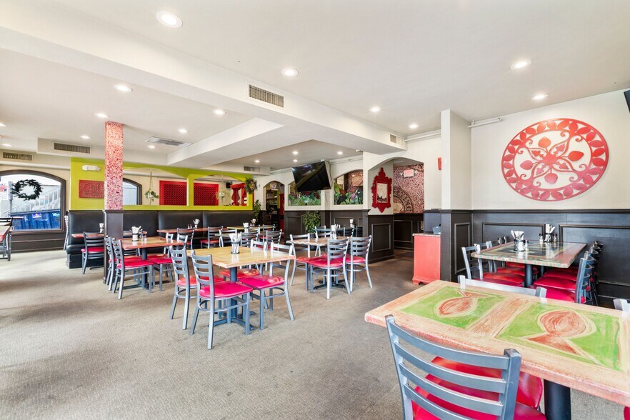 More Photos Of 278-282 Shrewsbury St, Worcester Storefront Retail Residential For Sale