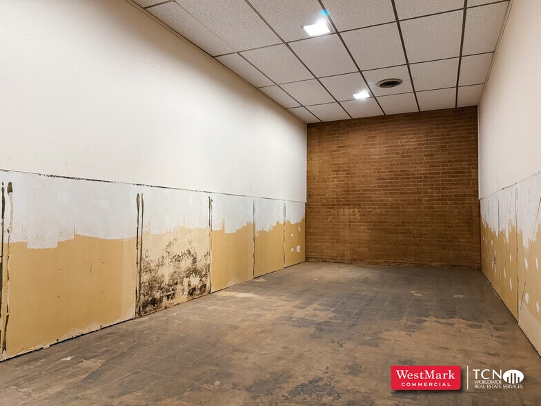 More Photos Of 2310 Ave. Q, Lubbock Office For Lease