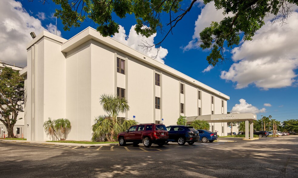More Photos Of 3001 NW 49th Ave, Lauderdale Lakes Medical For Lease