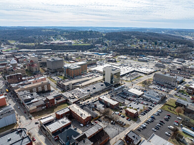 More Photos Of 90 W Chestnut St, Washington Office For Sale