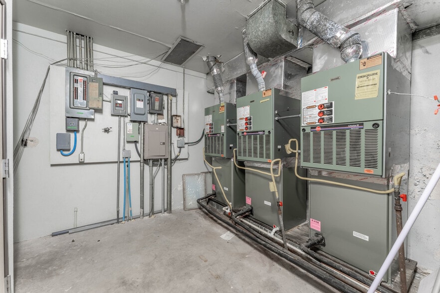 More Photos Of 3600 Caddo St, Greenville Medical For Sale