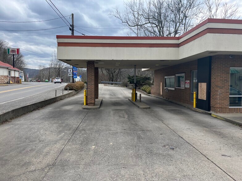 More Photos Of 373 W Main St, Sutton Bank For Sale