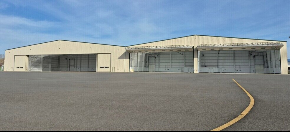 Primary Photo Of 12020 Higgins Airport Way, Burlington Airplane Hangar For Lease