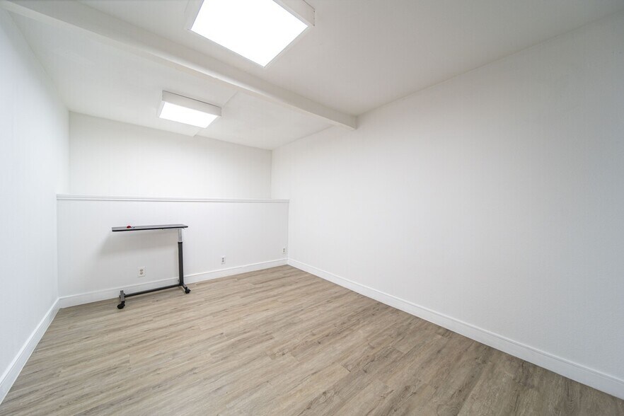 More Photos Of 1230 N Jefferson St, Anaheim Light Distribution For Sale