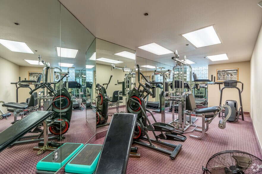 More Photos Of 10621 Valley Spring Ln, North Hollywood Apartments For Sale