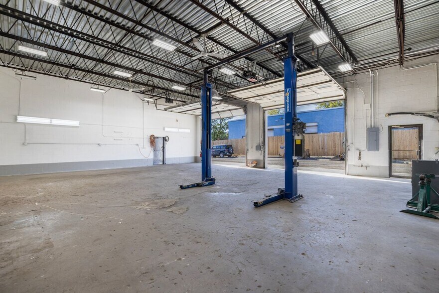 More Photos Of 30 Starr St, Johnston Warehouse For Lease