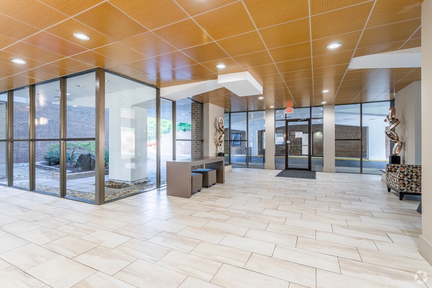 More Photos Of 8150 Lakecrest Dr, Greenbelt Apartments For Sale