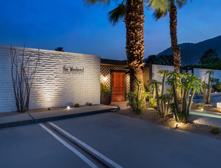 More Photos Of 111 S Via Las Palmas, Palm Springs Hotel For Sale