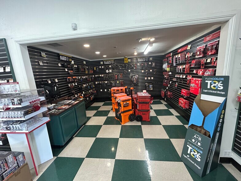 More Photos Of 490 E Easy St, Simi Valley Warehouse For Lease