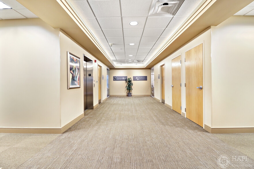 More Photos Of 600 52nd St, Kenosha Office For Lease