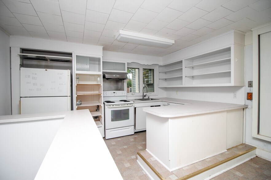 More Photos Of 417 W Blackwell St, Dover Office Residential For Sale