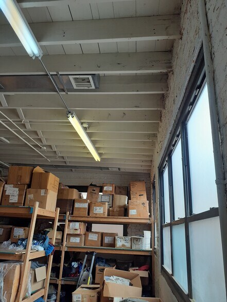 More Photos Of 8049-8051 Ridgeway Ave, Skokie Flex For Lease