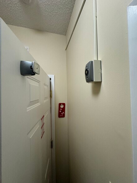 More Photos Of 725 Gibralter St, Norfolk Flex For Sale