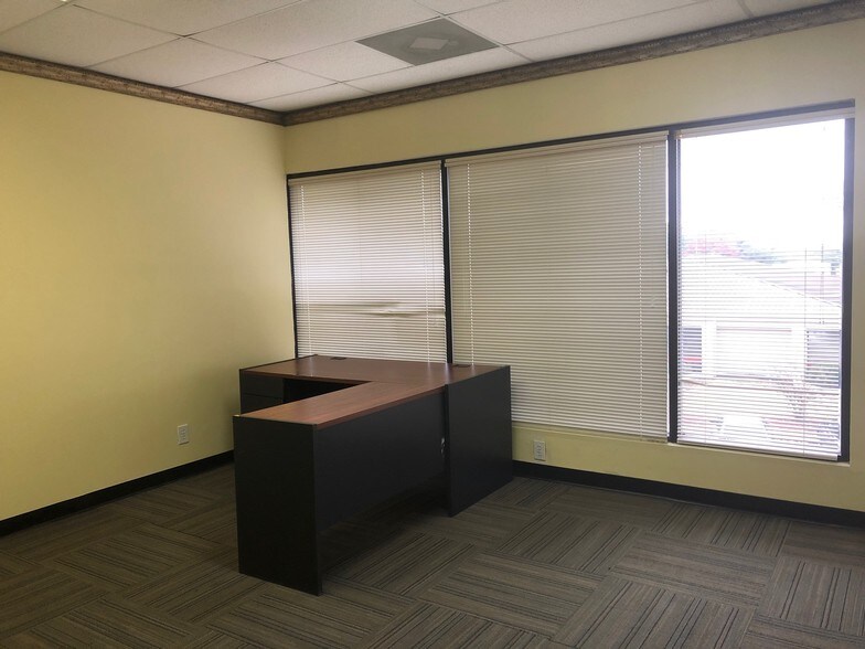 More Photos Of 6139-6141 Oakbrook Pky, Norcross Office For Lease