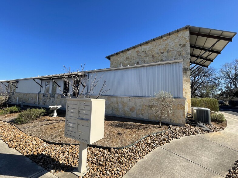 More Photos Of 109 Enterprise Pky, Boerne Loft Creative Space For Lease