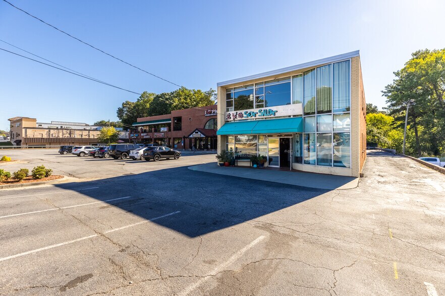 More Photos Of 5145 Buford Hwy NE, Doraville Freestanding For Lease
