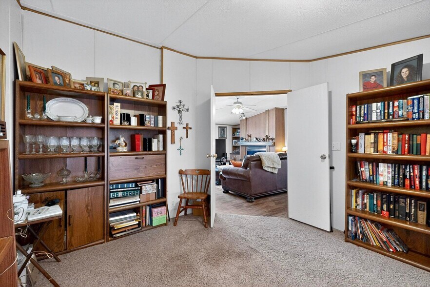 More Photos Of 15711 La Hacienda Dr, Austin Light Manufacturing For Sale