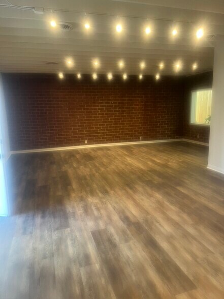 More Photos Of 4110 Cahuenga Blvd, Toluca Lake Office Residential For Lease