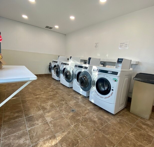 More Photos Of 14831 Warren St, Lost Hills Trailer Camper Park For Sale