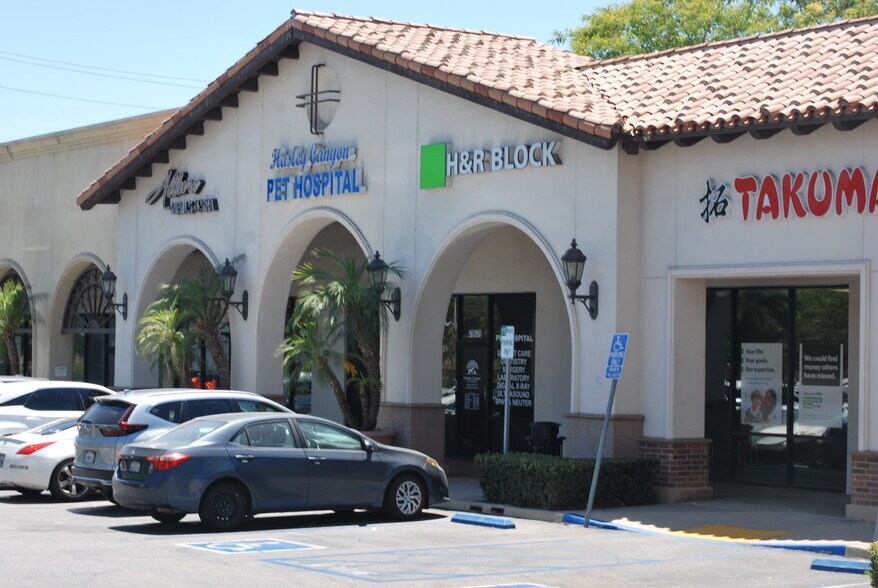 More Photos Of 29607 The Old Rd, Castaic Unknown For Lease