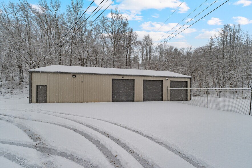 More Photos Of 1294 Midland Trl, Milton Flex For Sale