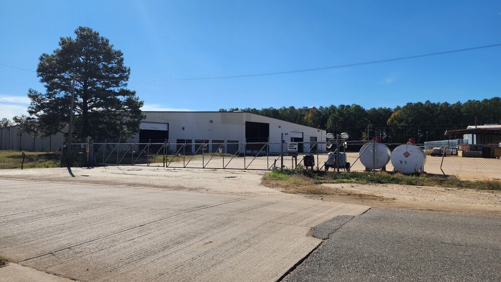 More Photos Of 325 Liberty Ln, Grand Cane Warehouse For Sale