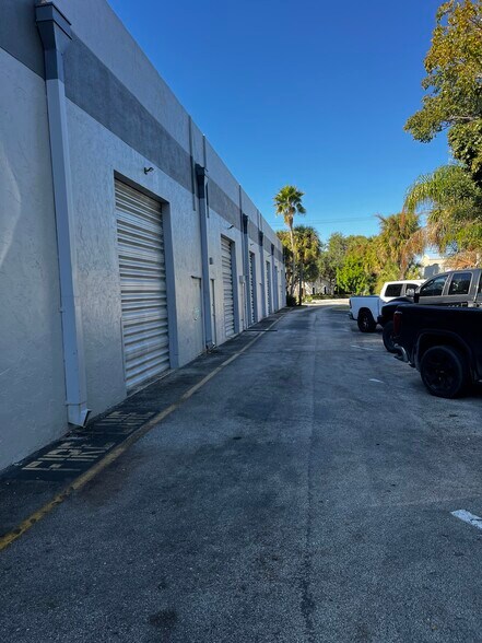 More Photos Of 10267-10297 NW 46th St, Sunrise Warehouse For Sale