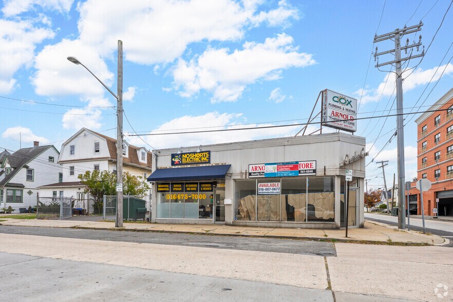 Primary Photo Of 20 Brooklyn Ave, Valley Stream General Retail For Lease